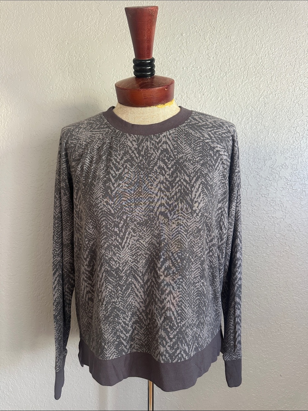 Alfani Gray Patterned Crewneck Sweater